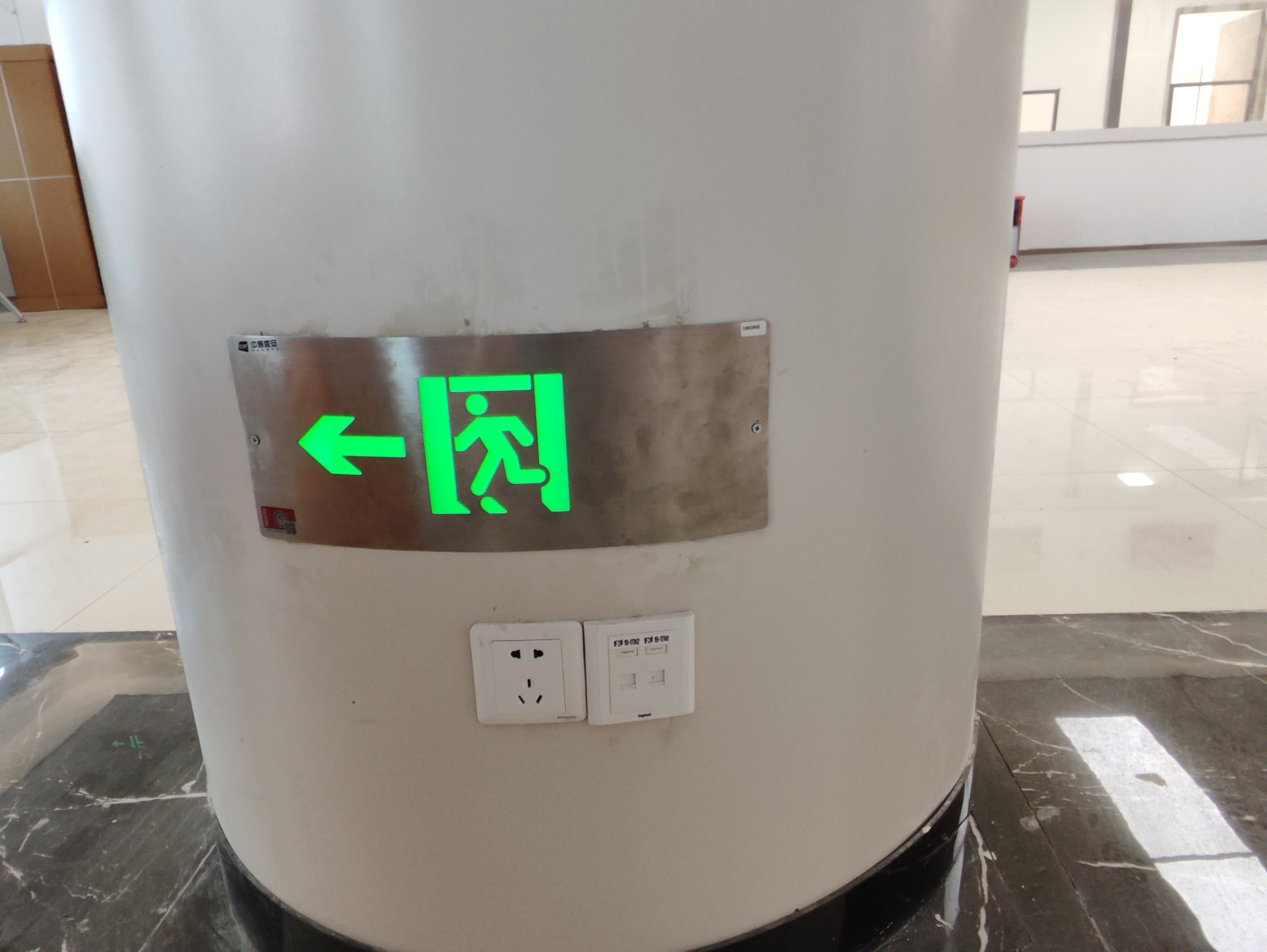 應(yīng)急疏散系統(tǒng)能否在夜間或低光照條件下正常工作？